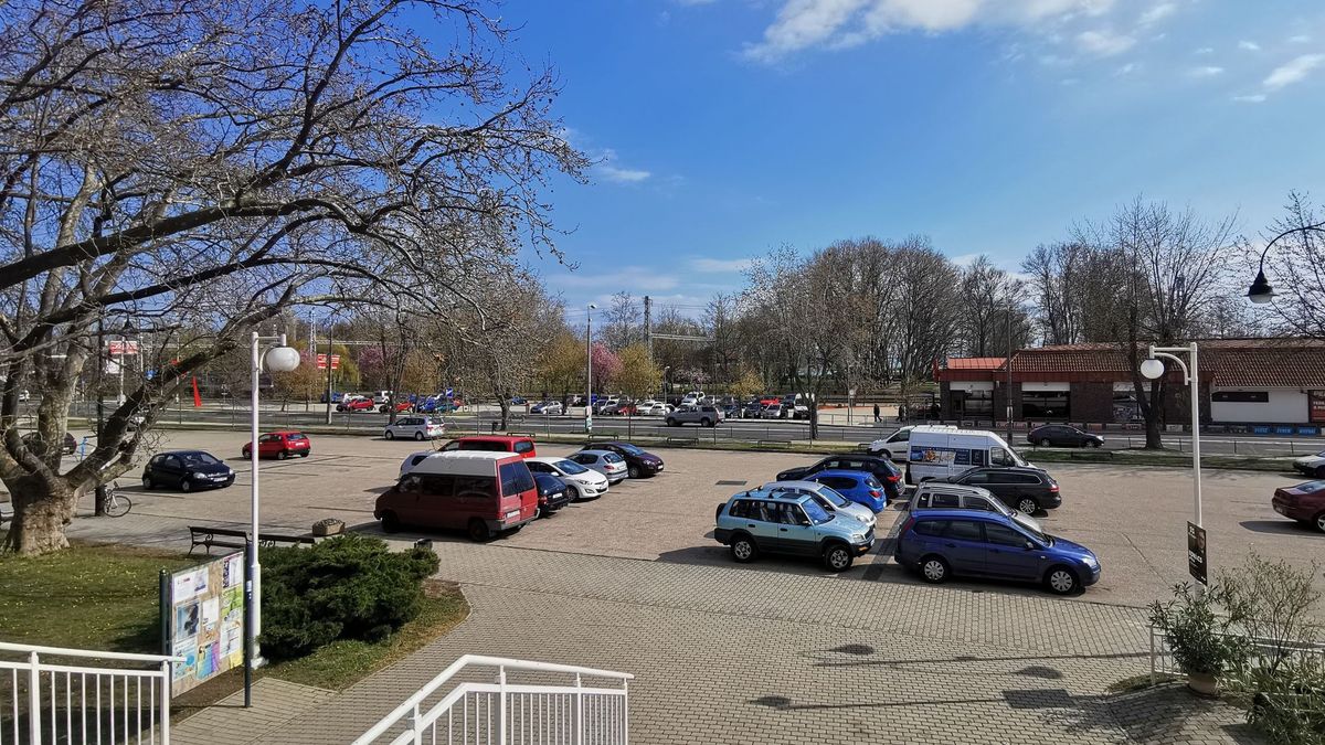 Több mint egy hétre lezárják Balatonalmádiban a Pannónia parkolót