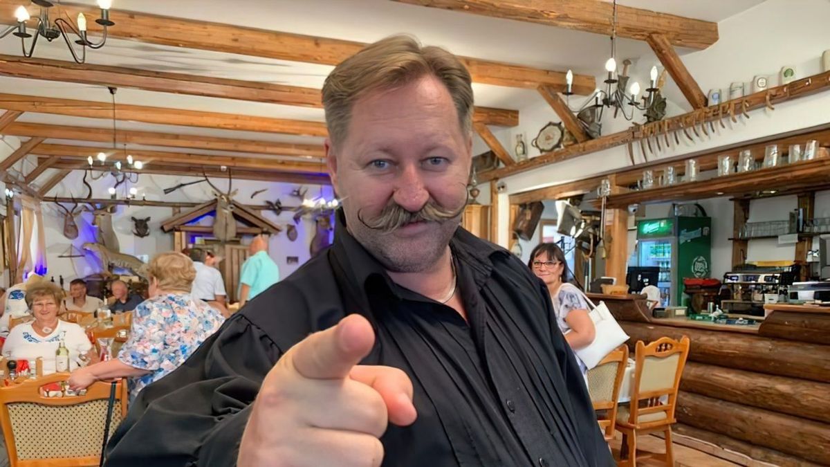 Hajnalig tartó murcifesztivál a Jó Lacibetyárral