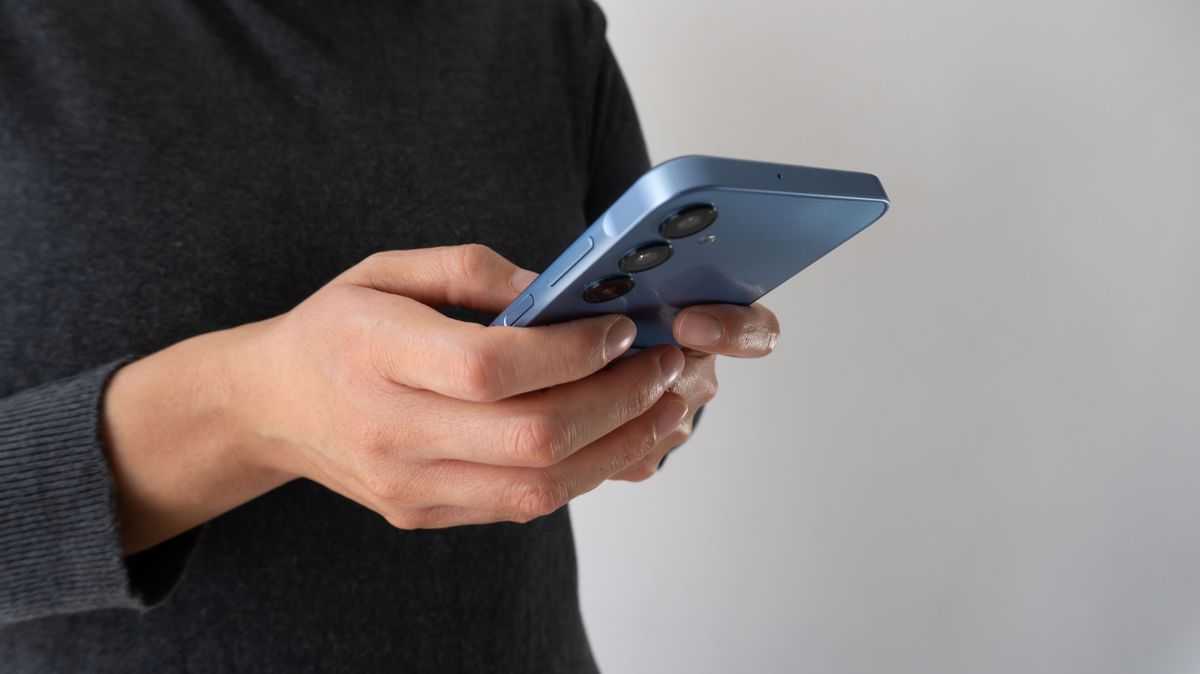 Ezt gondolhatják önről a kollégái, amikor meglátják a telefonját