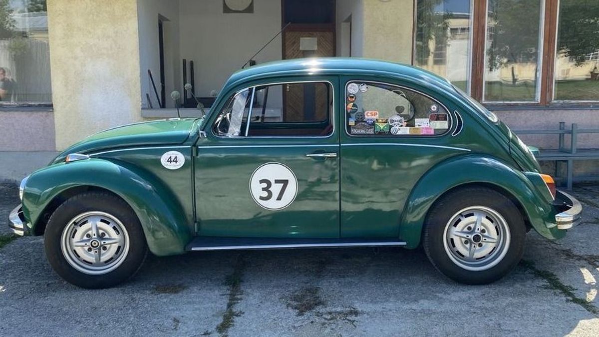 Oldtimer látvány több megyei településen is másfél órán át, veteránjárgányok visszagurítanak a múltba (képek)