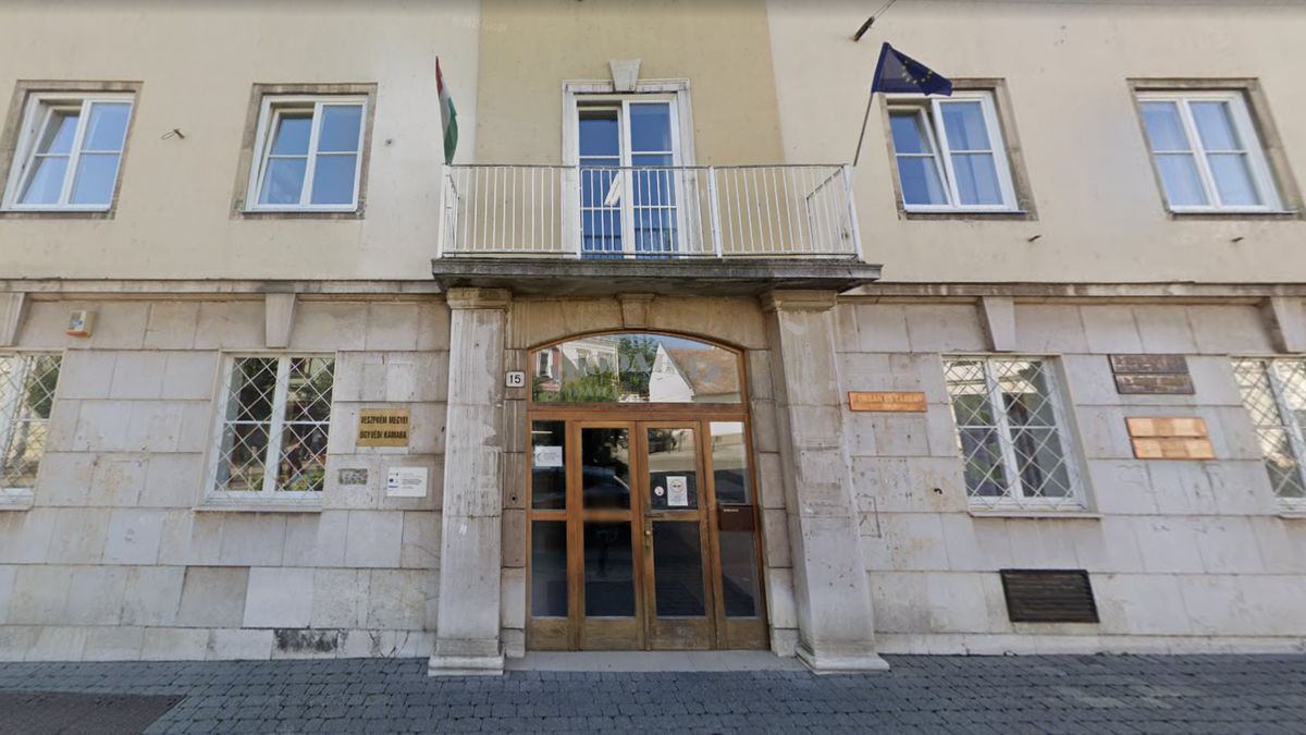 Mindhárom Veszprém megyei tankerület élére igazgatót keresnek