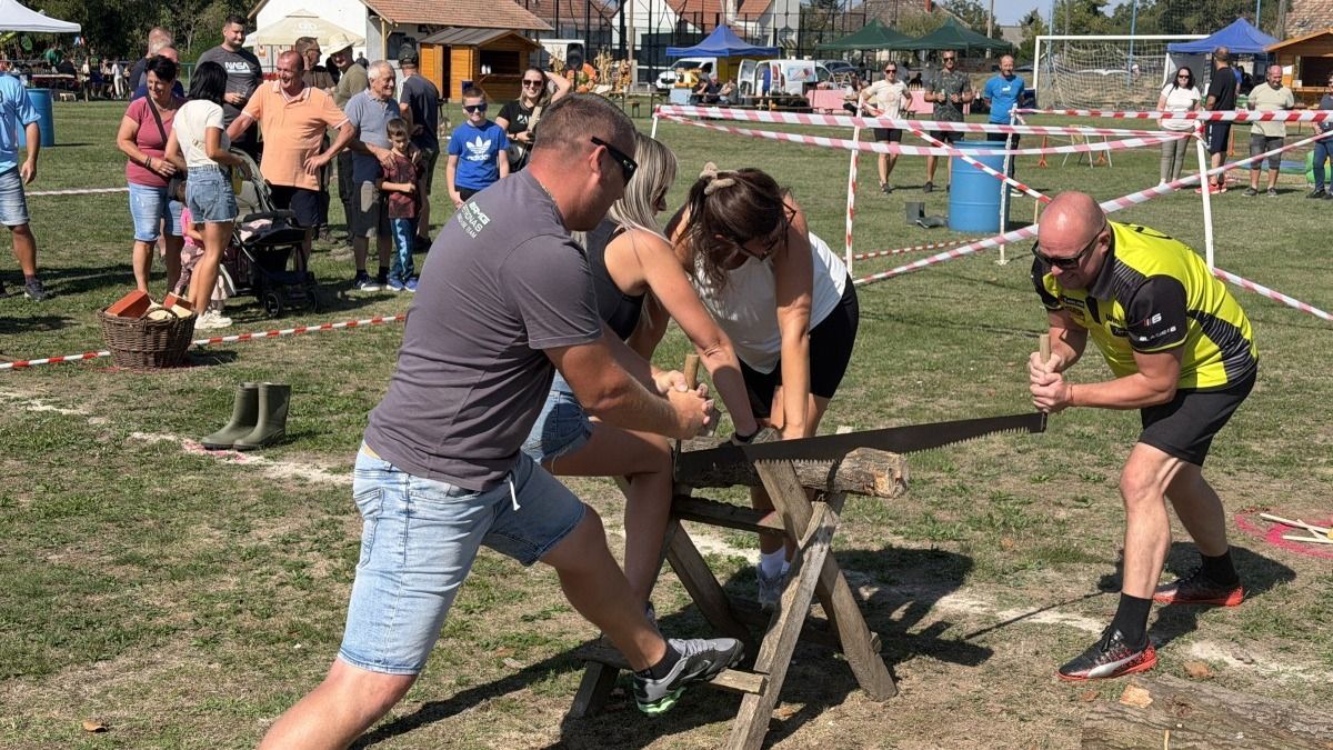 Parasztolimpia Tapolcafőn: gumicsizma, talicska és traktorgumi is előkerült