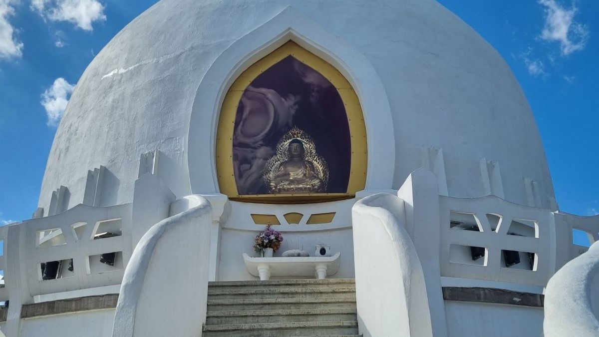 Európa egyik legnagyobb buddhista sztúpája áll a Balaton mellett, mutatjuk, miért különleges (+ fotók)