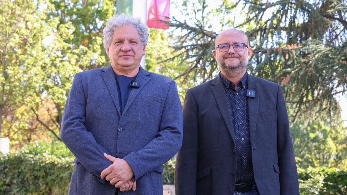 Szóljon bele, mi történjen Veszprémben! Új online kezdeményezési rendszert javasol az Együtt Veszprémért (galéria + videó)