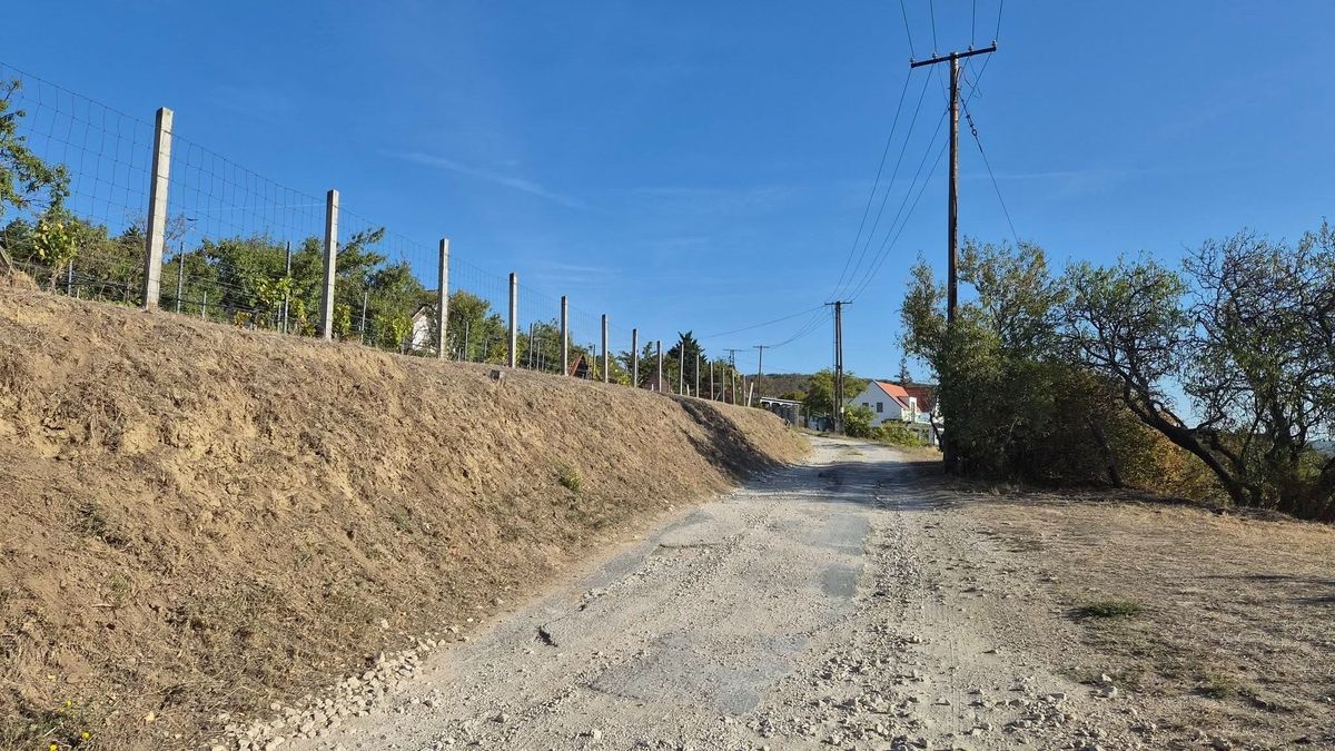 Kétszázmilliós útfejlesztés Csopak és Paloznak között (galéria)