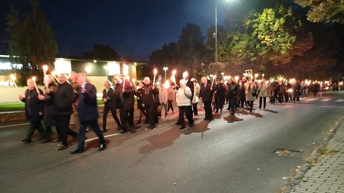 "Amikor a fővárosban eldördültek az első lövések, Veszprém megye és Ajka azonnal megmozdult"