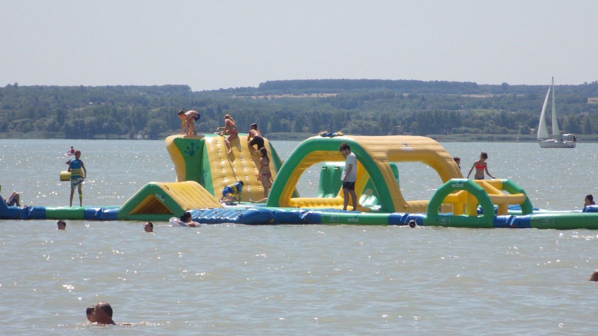 Most bárki ráugorhat a Wibitre – pályázatot írt ki Tihany az élménypark üzemeltetésére