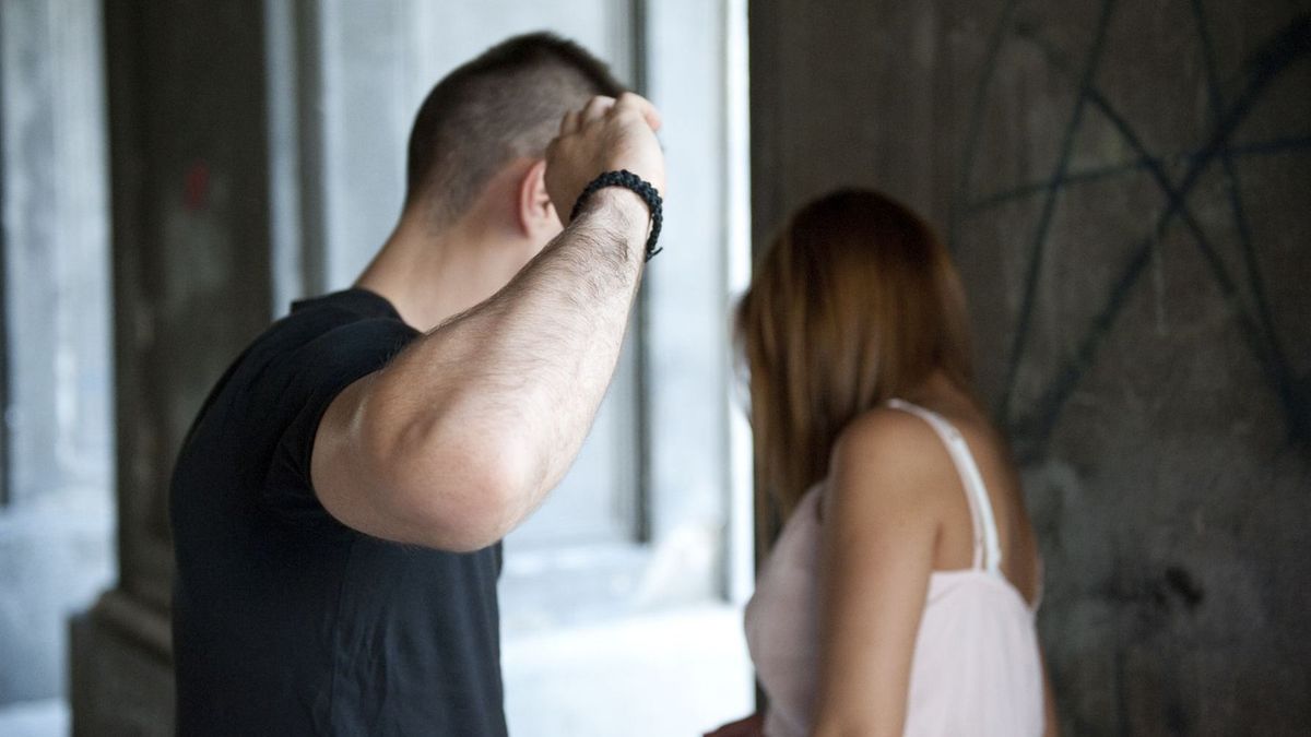Három alkalommal is bántalmazta barátnőjét és másokat egy 28 éves pápai férfi