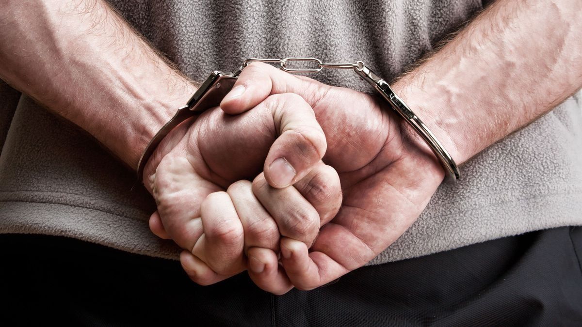 Ököllel ütötte nyakon a polgárőrt egy 17 éves fiú a balatoni falunapon