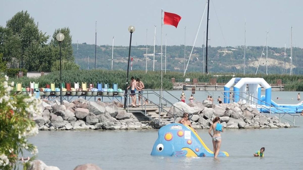 Átmenetileg bezárják Balatonalmádi legnépszerűbb strandját