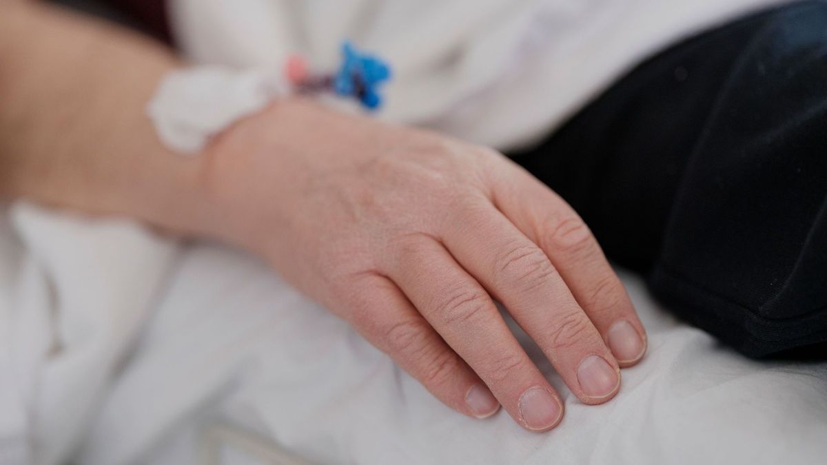 Csaknem ötvenen betegedtek meg egy Veszprém megyei idősotthonban, többen kórházba kerültek