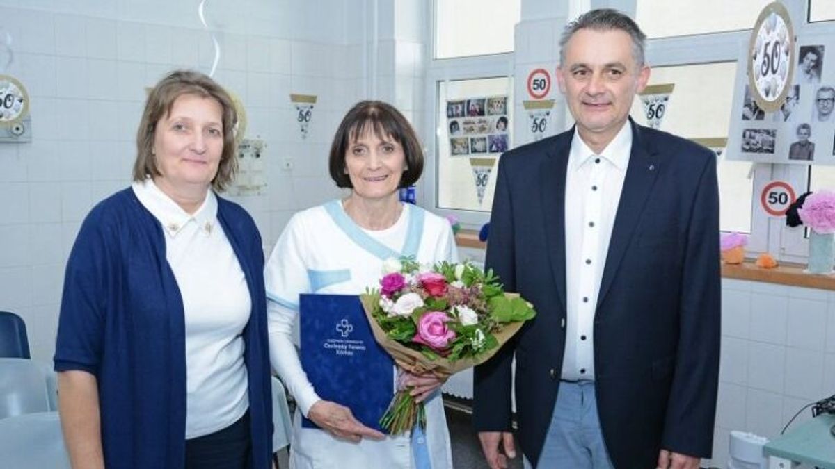 Fél évszázad a betegek szolgálatában: Durit köszöntötték a veszprémi kórházban