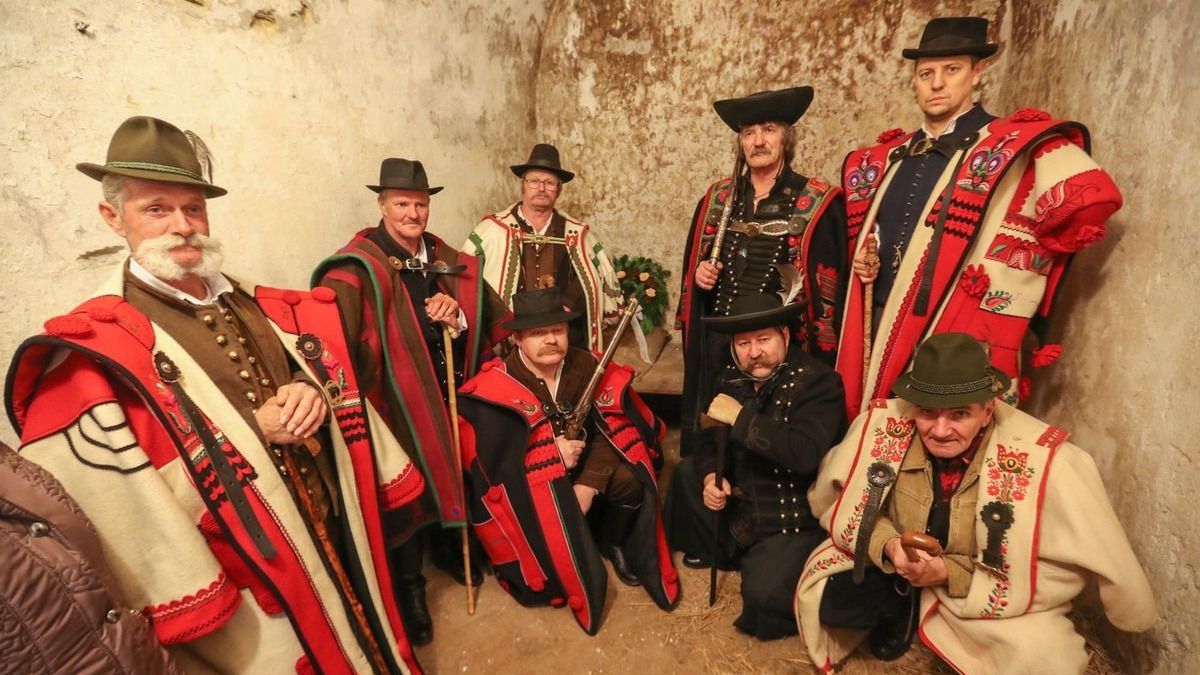 Őszi-téli történetek a legendás bakonyi betyárvilágból – Sobri, Savanyú, Milfajt és társaik (képek)