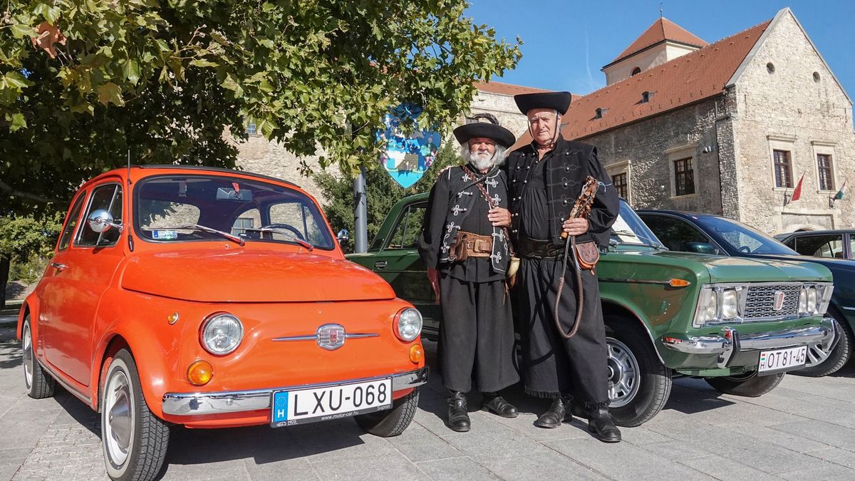 Olasz csodák lepték el Várpalotát: Ferrarik és ritkaságok sorakoztak a Thury-várnál (galéria+videó)