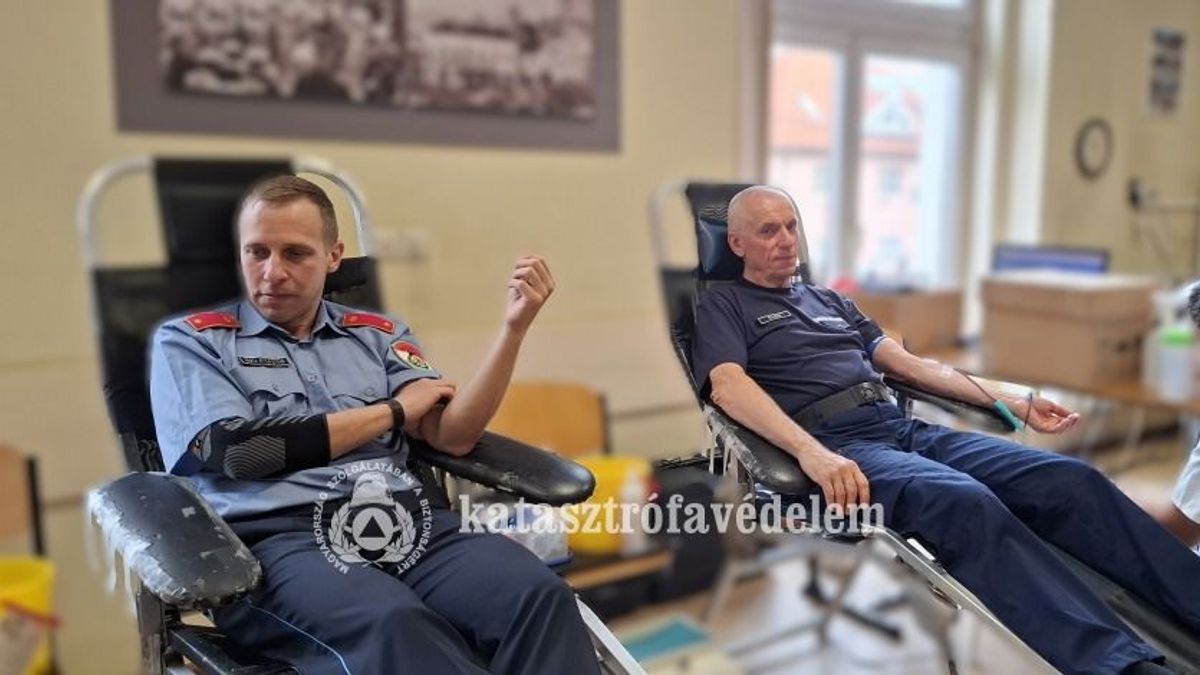 Véradással segítettek életet menteni a tűzoltók Veszprémben