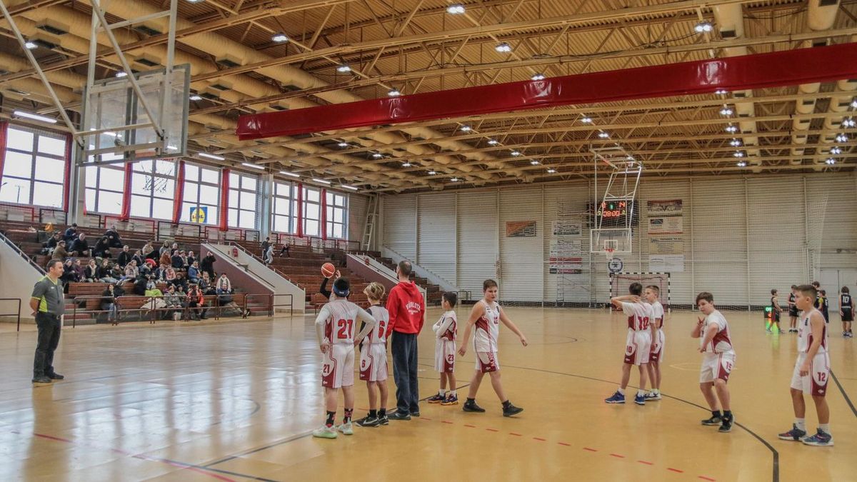Közel 400 gyerek miatt épülne új sportcsarnok Várpalotán, már az engedély is megvan